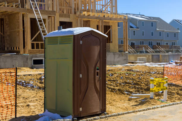 Best Portable restroom trailer rental  in Leavenworth, KS